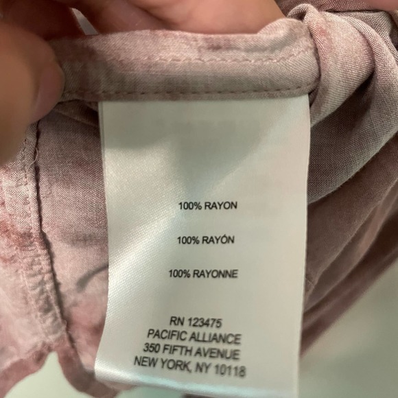 Jones New York Light Dusty Pink Long Sleeves Button Down Blouse Shirt Size Large - Picture 3 of 7